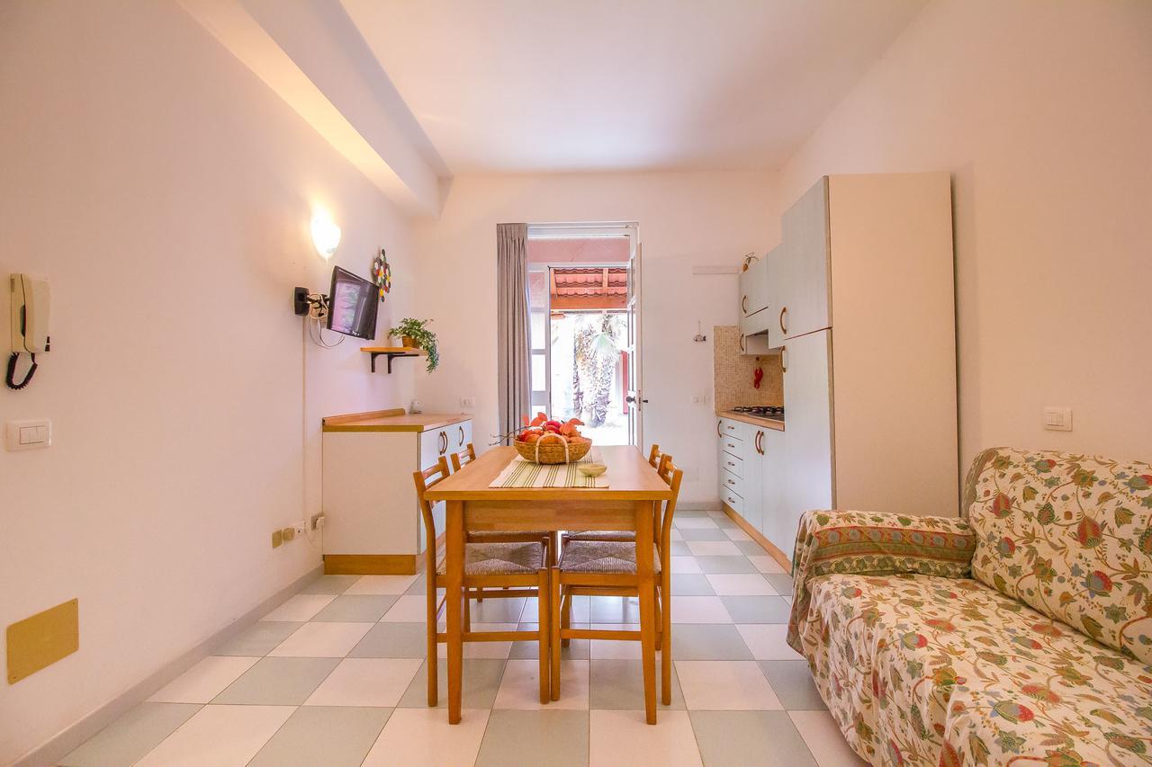 Residence Del Mare Casesicule 산타 마리아 델 포칼로 외부 사진